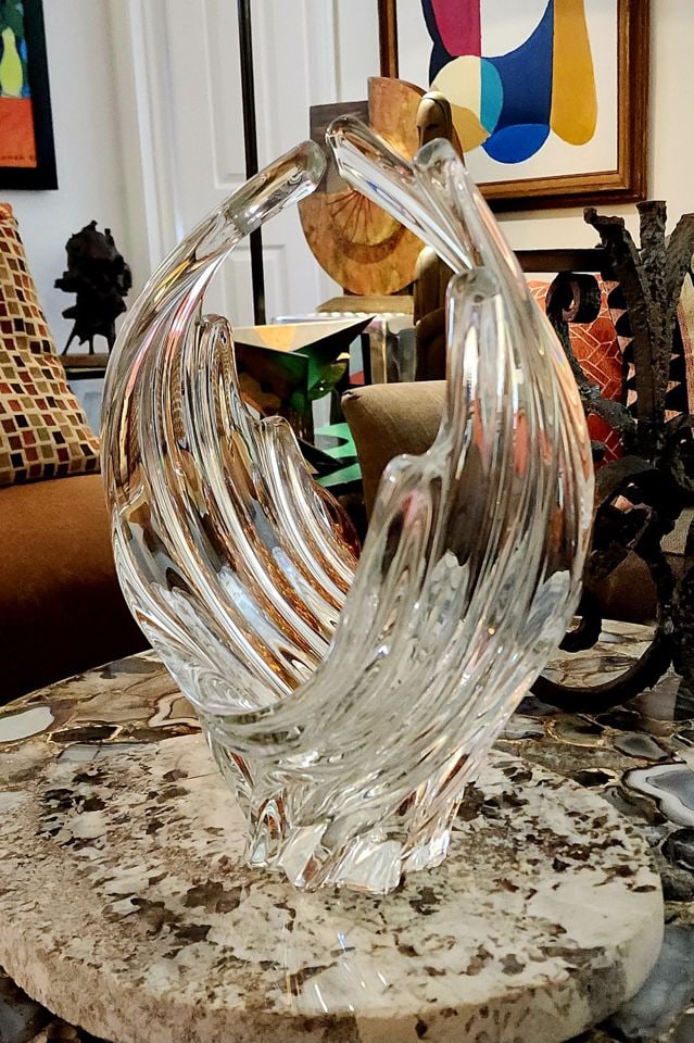 Large vintage Vannes Le Chatel sculptural crystal glass centerpiece bowl made in France.: Title: Large vintage Vannes Le Chatel sculptural crystal glass centerpiece bowl made in France. Description: This is a vintage mid-century modern French art glass centerpiece bowl likely produced by C