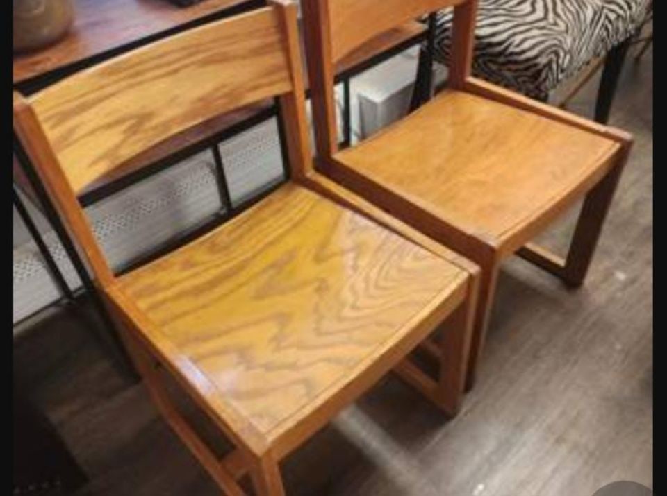 Pair of vintage solid oak Scandinavian mid-century modern side chairs, Circa 1970s: Title: Pair of vintage solid oak Scandinavian mid-century modern side chairs, Circa 1970s Description: Pair of vintage solid oak Scandinavian mid-century modern side chairs, Circa 1970s Reserve: $200.