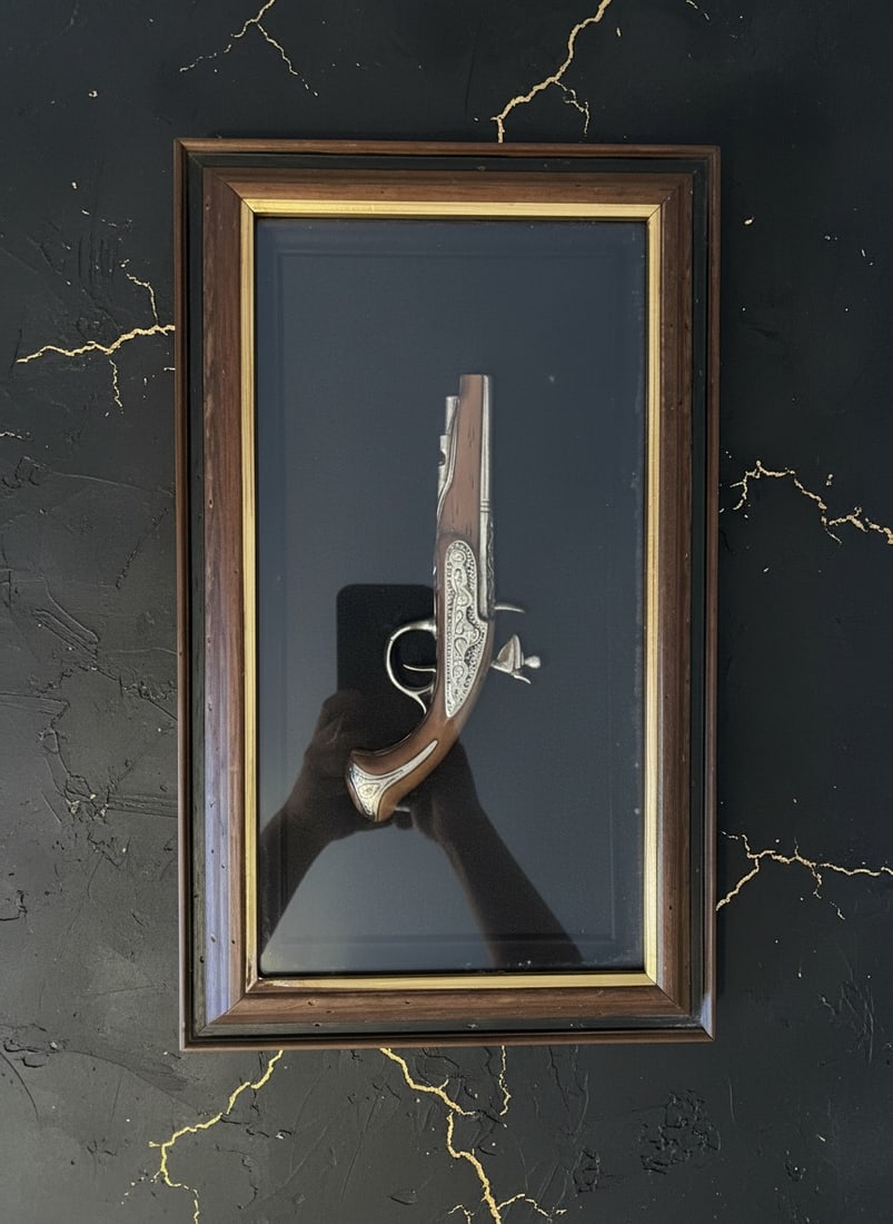 Vintage Wall Decor Set Ornate Pistol Plaque Antique Style USA Made Plastic - 2