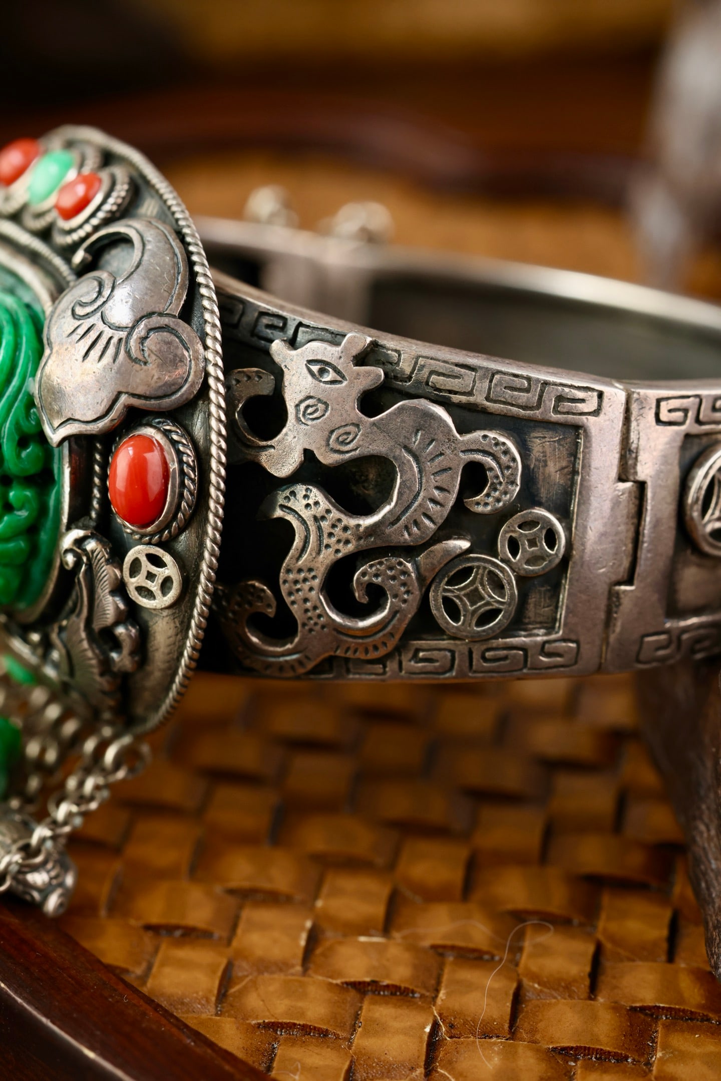 Old Silver Inlay Green Jadeite & Gem Bracelet - 7