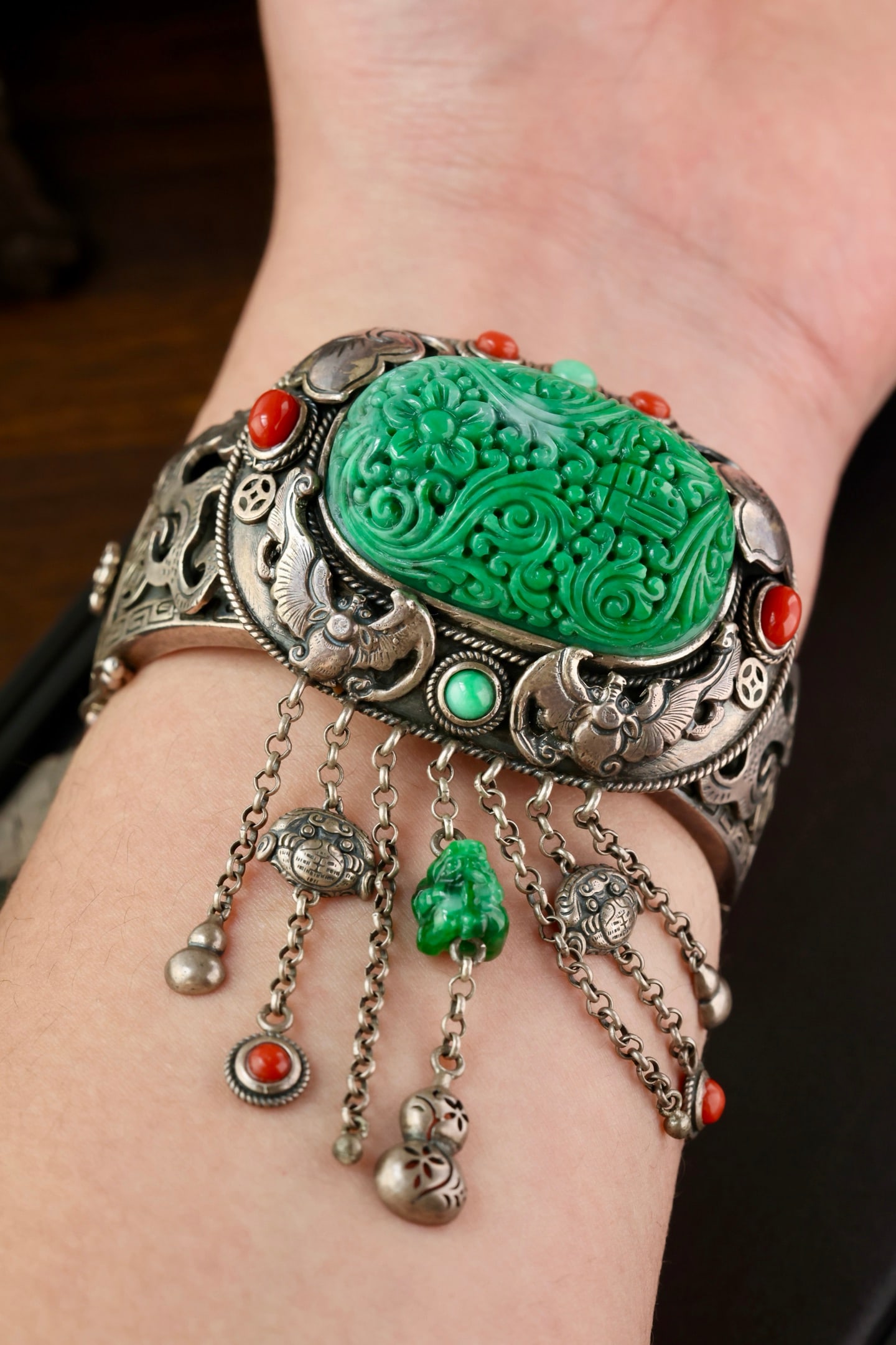 Old Silver Inlay Green Jadeite & Gem Bracelet - 9