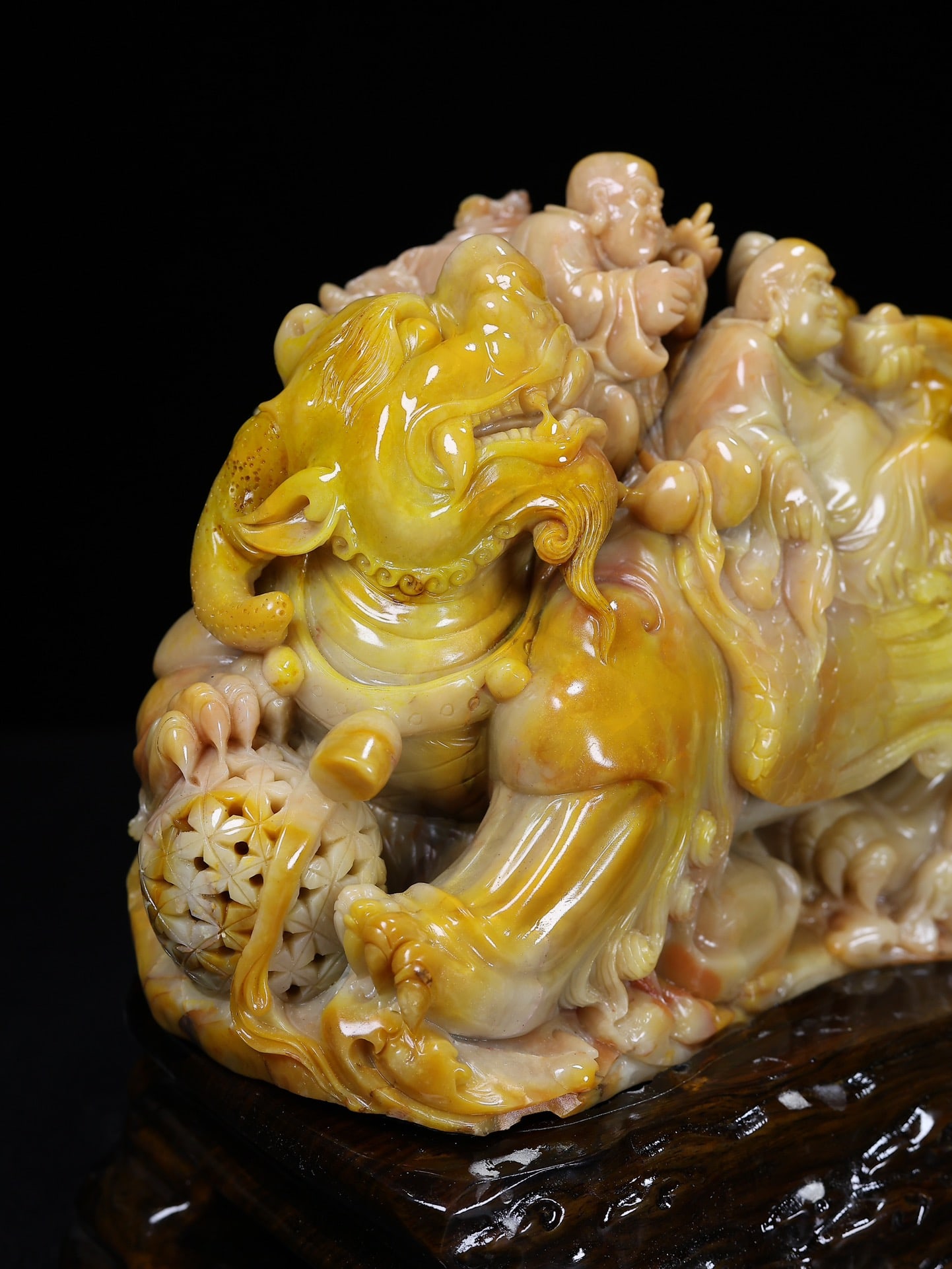 High-quality Shoushan Soapstone Hand-Carved Lucky Beast & Buddhism Arhat Staute - 5