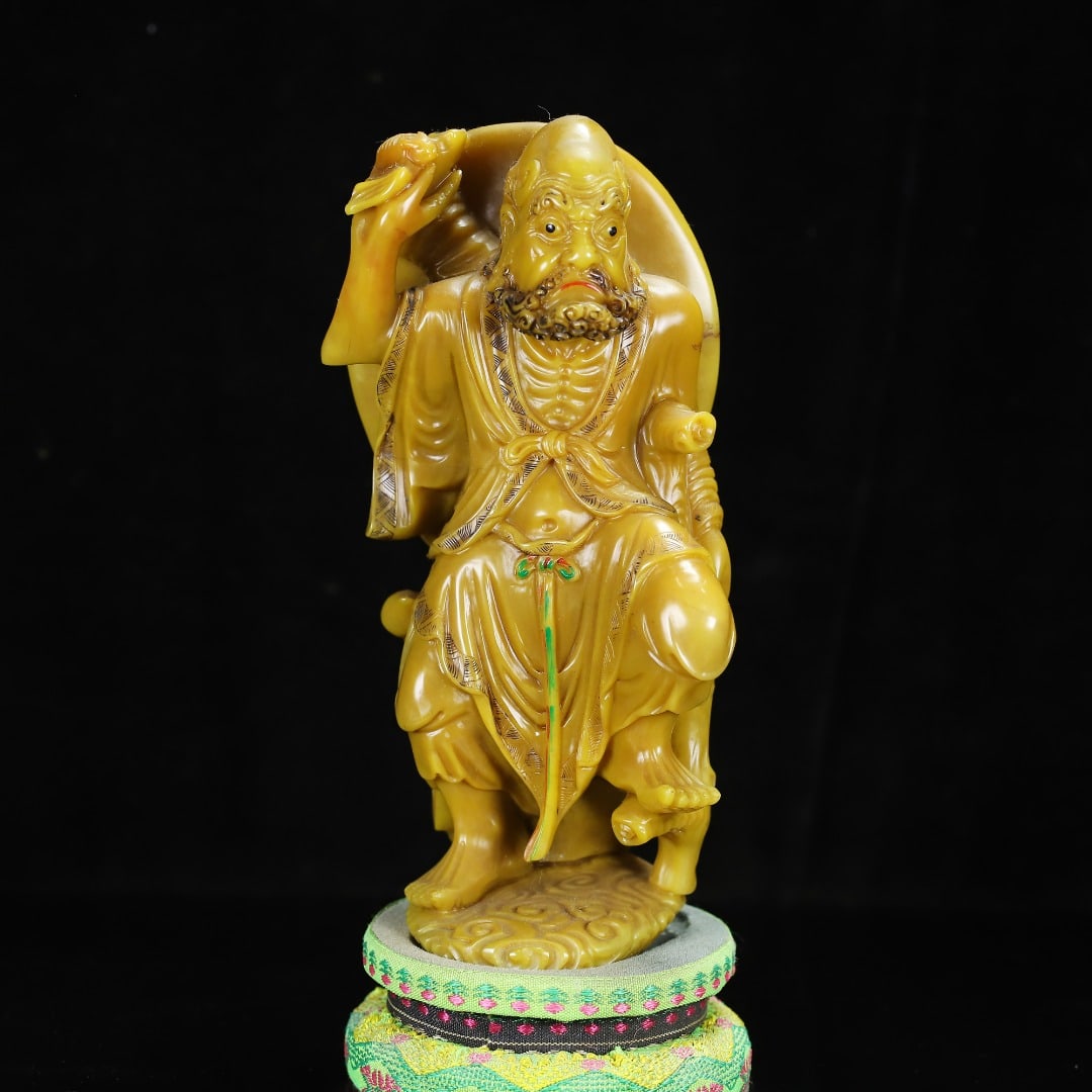 Vintage Tianhuang Shoushan Soapstone Hand-Carved Statue - Tie Guai Li: Title: Vintage Tianhuang Shoushan Soapstone Hand-Carved Statue - Tie Guai Li Origin: Chinese Date/Period: After1800 Materials: Tianhuang Shoushan Soapstone Dimensions: 175x85x61(mm) 6.89x3.35x2.40(inc