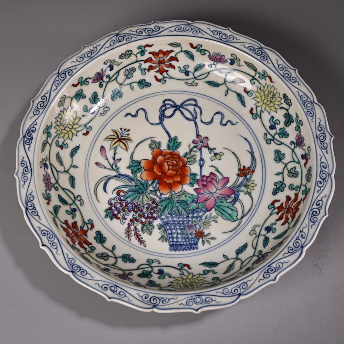Doucai Flower Design Porcelain Plate: Title: Doucai Flower Design Porcelain Plate Origin: Chinese Date/Period: After1900 Materials: Porcelain Dimensions: 205x60(mm) 8.07x2.36(inches) Weight 0.79 lbs/360g Reserve: $499.00 Shipping: Domest