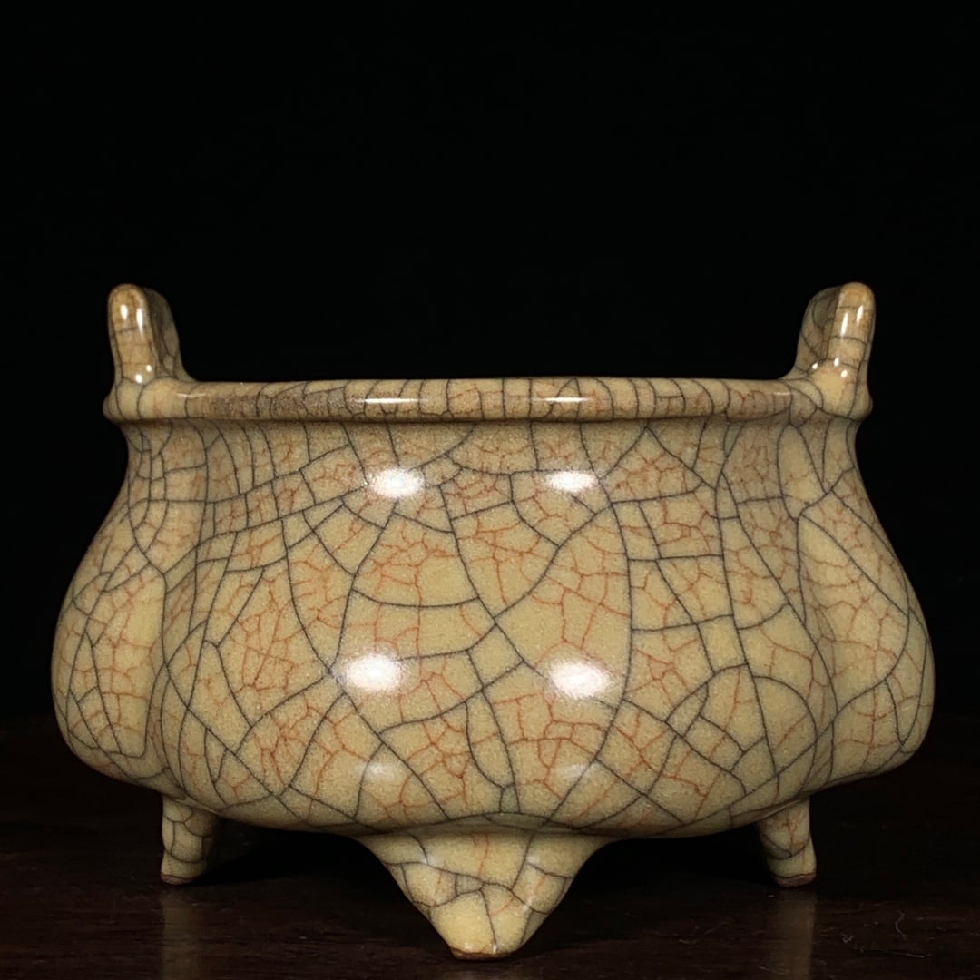 Ge Kiln Double Ear Porcelain Incense Burner: Title: Ge Kiln Double Ear Porcelain Incense Burner Origin: Chinese Date/Period: After1900 Materials: Porcelain Dimensions: 145x100(mm) 5.71x3.94(inches) Reserve: $299.00 Shipping: Domestic: Shipping