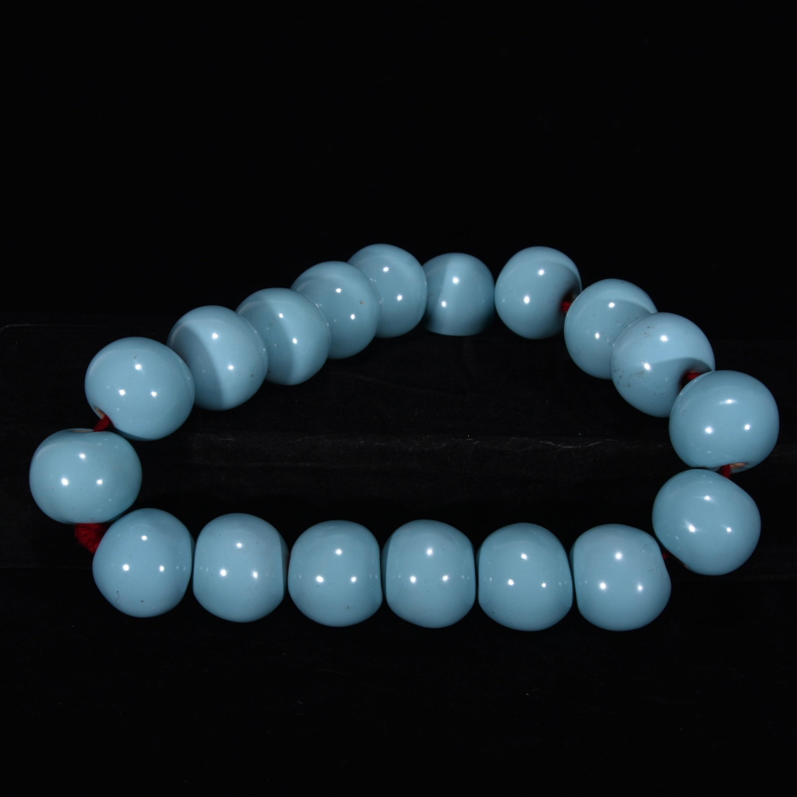 25mm Ru Kiln Sky Blue Glaze Porcelain Buddha Beads: Title: 25mm Ru Kiln Sky Blue Glaze Porcelain Buddha Beads Origin: Chinese Date/Period: After1910 Materials: Porcelain Dimensions: 25(mm) 0.98(inches) Reserve: $150.00 Shipping: Domestic: Shipping rat