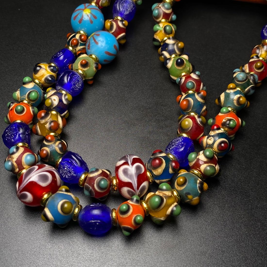Beautiful Peking Glass Pendant & Necklace - 2