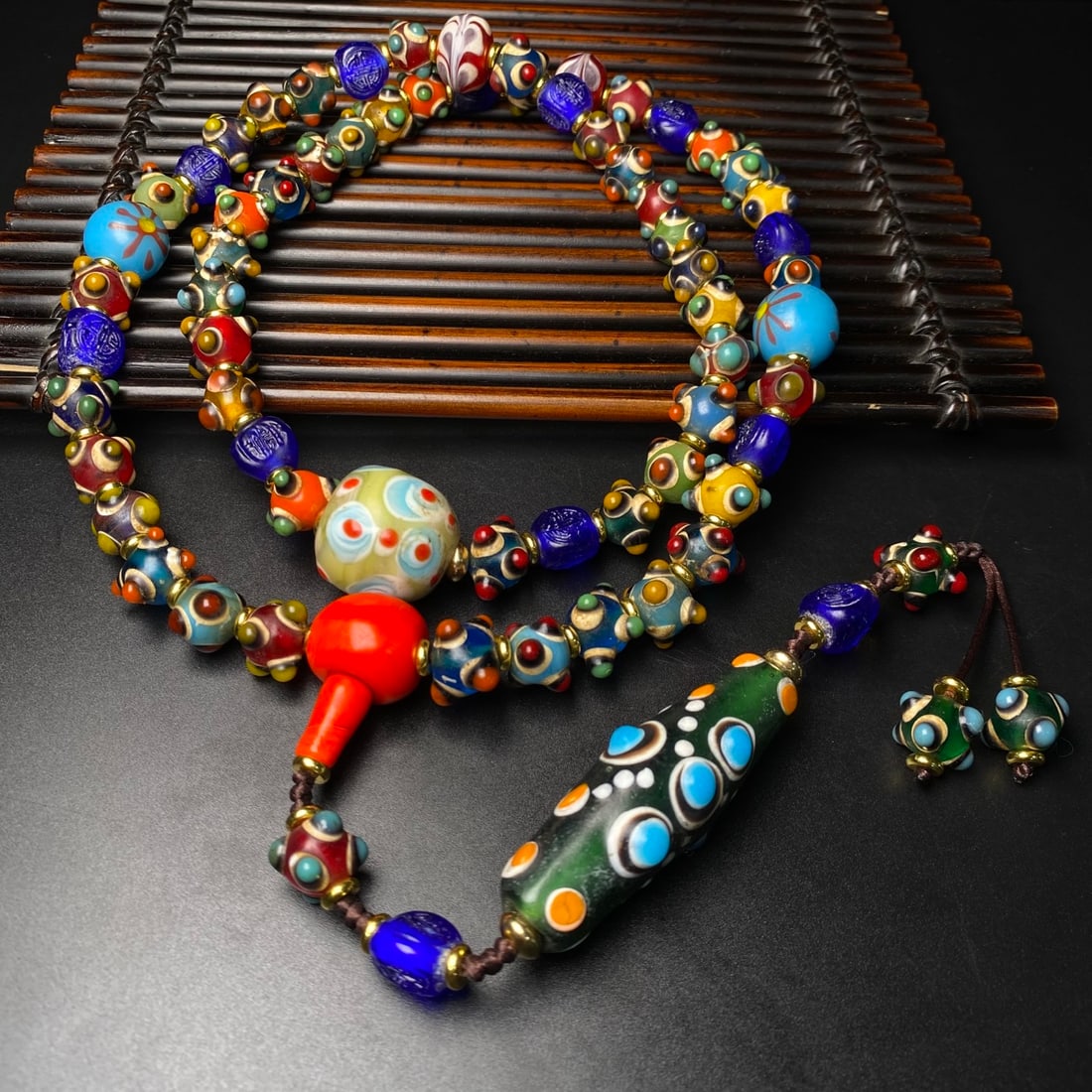 Beautiful Peking Glass Pendant & Necklace - 6