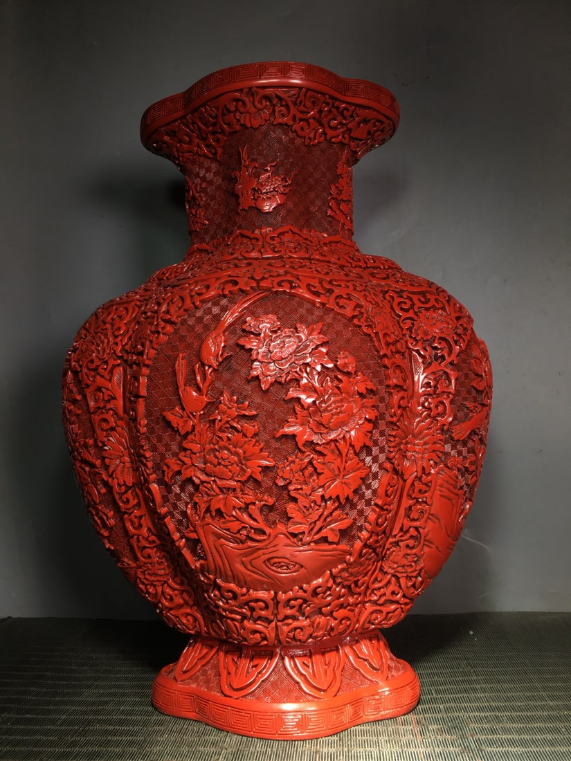 Vintage Red Lacquerware Carved Flower Vase: Title: Vintage Red Lacquerware Carved Flower Vase Origin: Chinese Date/Period: After1900 Materials: Red Lacquerware Dimensions: 440x310(mm) 17.32x12.20(inches) Weight 8.14 lbs/3690g Reserve: $799.00 S