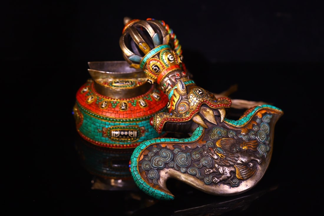 Old Tibetan Iron Inlay Shell,DZI Agate Axe Statue - 5