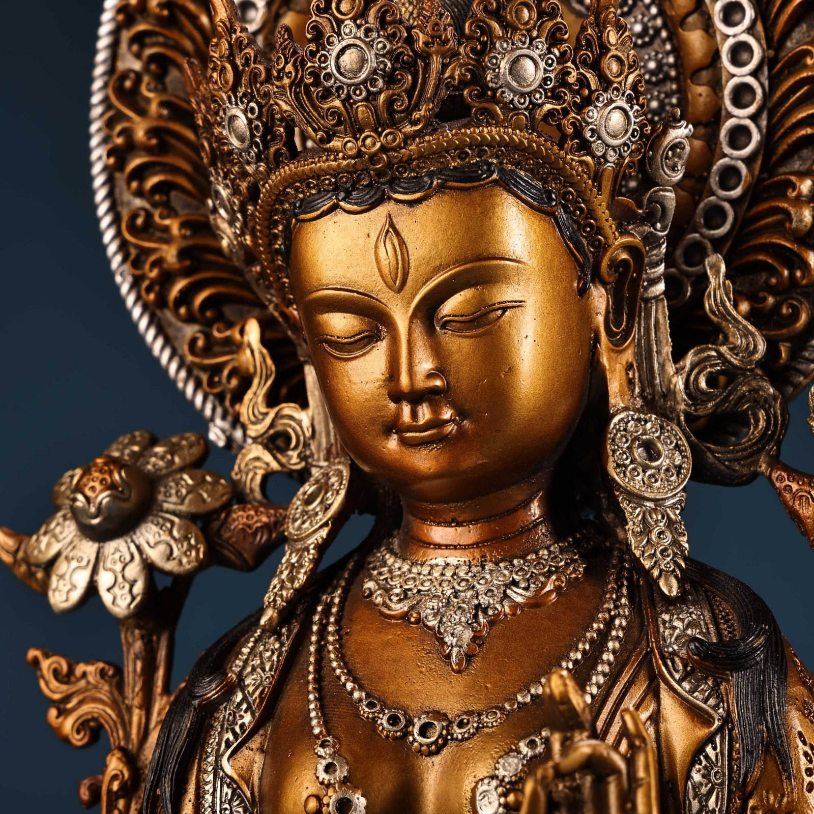 Vintage Gilt Gold Bronze Buddha Statue - 4