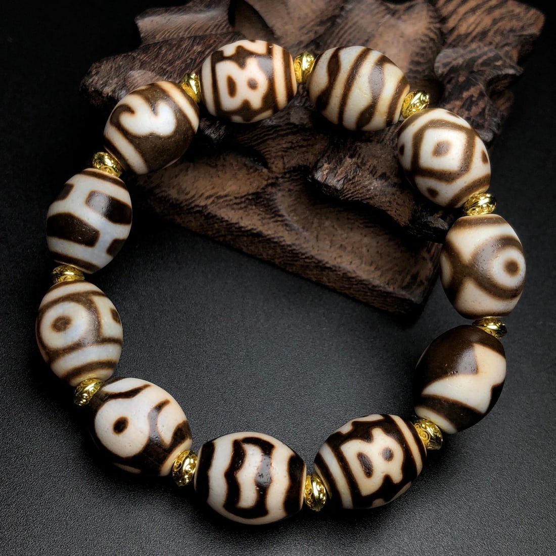 Old Tibetan DZI Agate Hand Chain - 2