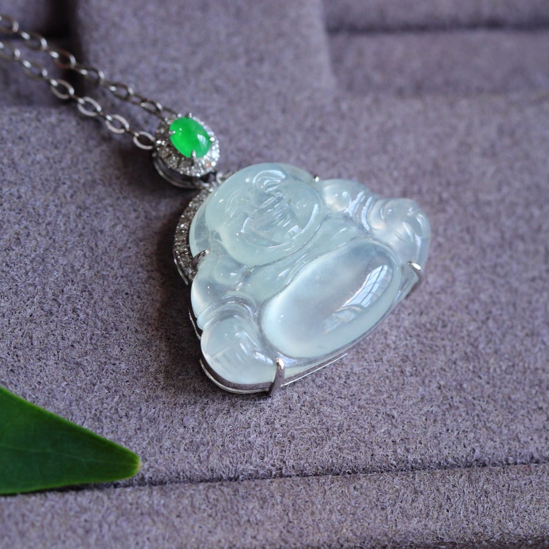 18K Gold Inlay Jadeite Buddha Pendant - 6