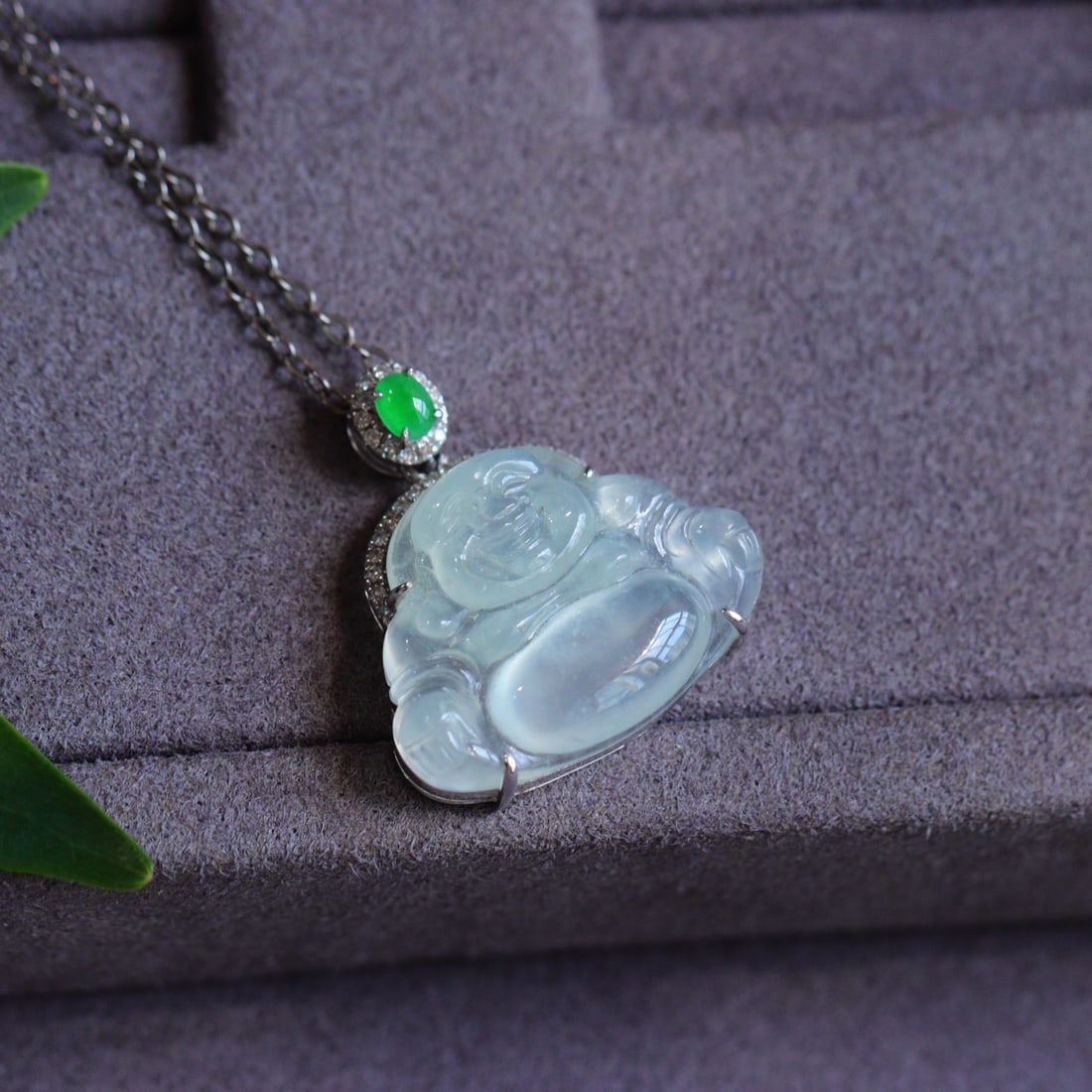 18K Gold Inlay Jadeite Buddha Pendant - 7