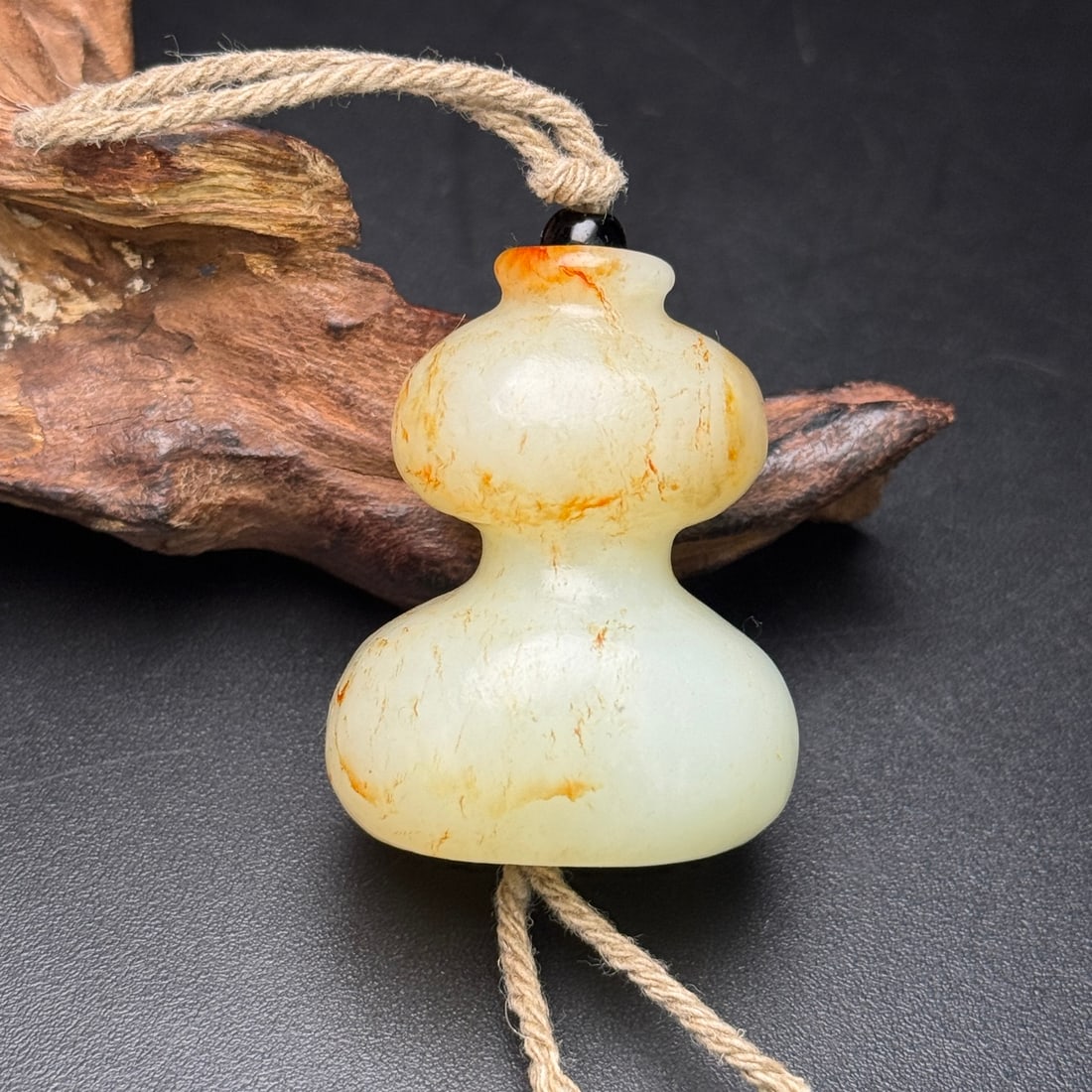 Vintage Hetian Jade Pendant - Gourd - 9