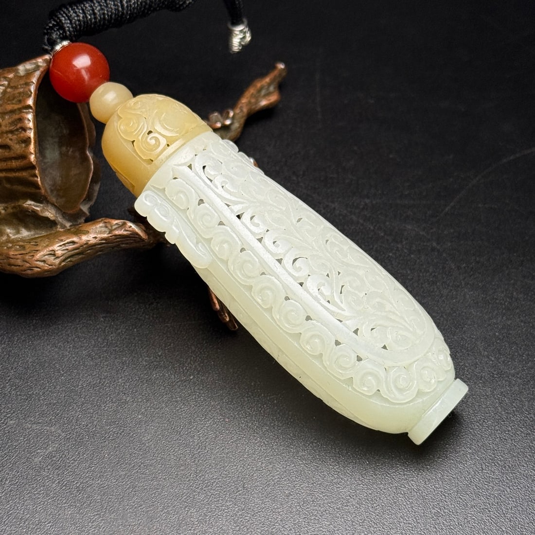 Openwork Hetian Jade Sachet Pendant - 3
