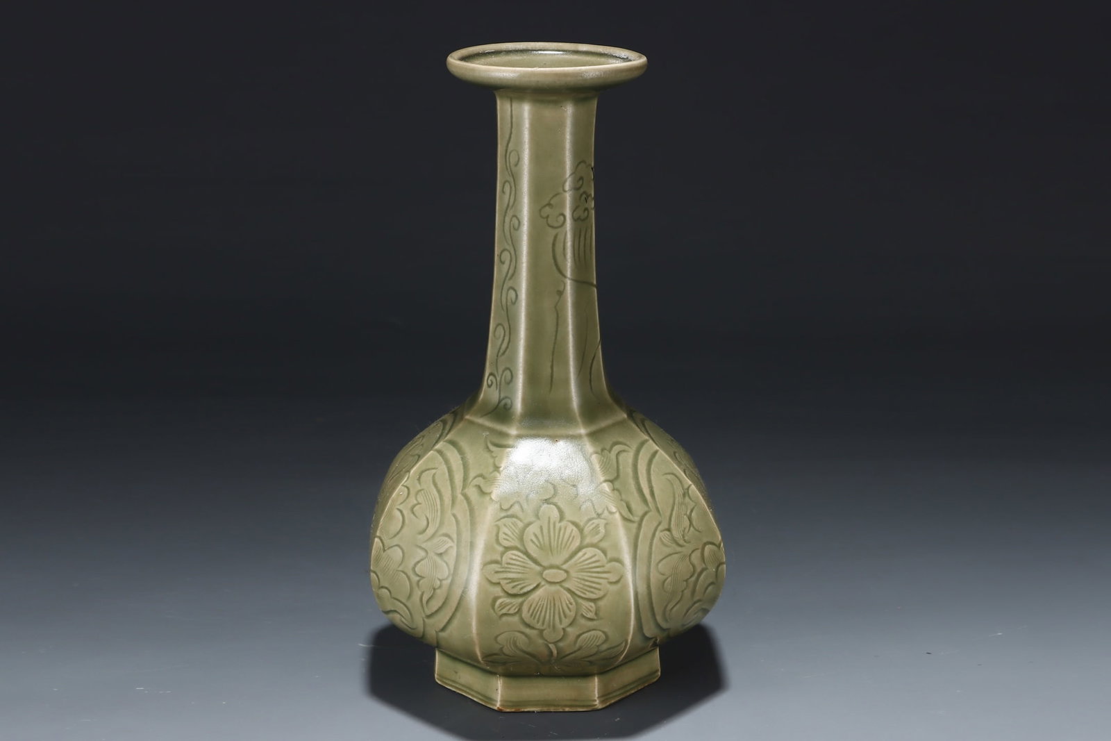 Yue Kiln Flower Design Porcelain Vase w Box - 3