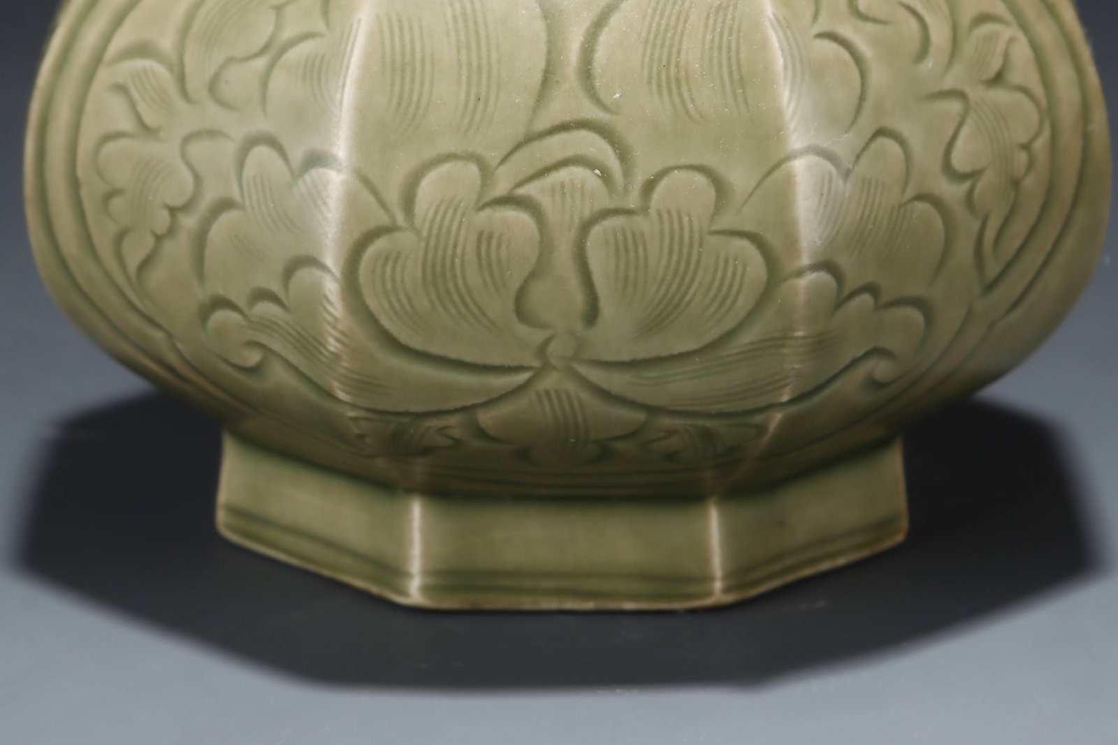 Yue Kiln Flower Design Porcelain Vase w Box - 5