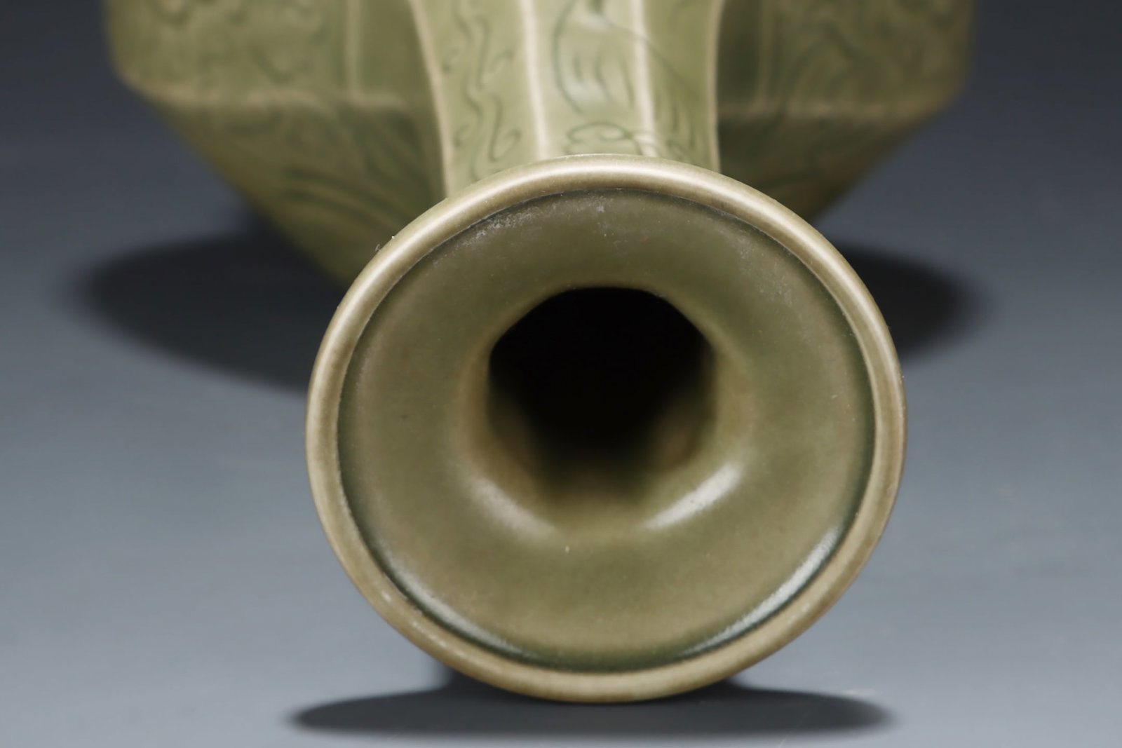 Yue Kiln Flower Design Porcelain Vase w Box - 6