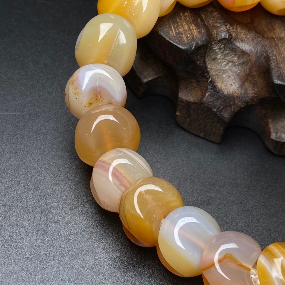 Agate Dragon Bone Shape Hand Chain - 8