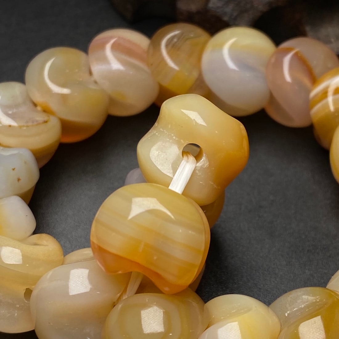 Agate Dragon Bone Shape Hand Chain - 9