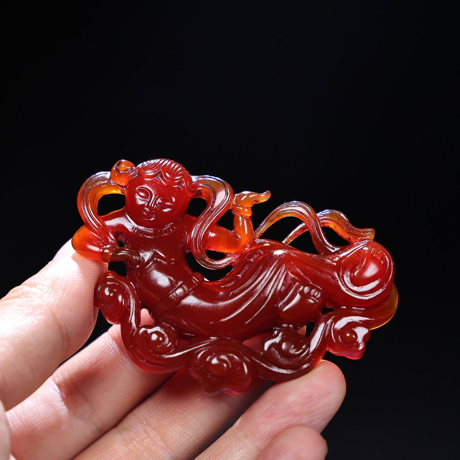 Old Red Agate Hand Carved Kid Pendnat: Title: Old Red Agate Hand Carved Kid Pendnat Origin: Chinese Date/Period: After1880 Materials: Red Agate Dimensions: 73x45x12(mm) 2.87x1.77x0.47(inches) Weight 0.09 lbs/43g Reserve: $550.00 Shipping: