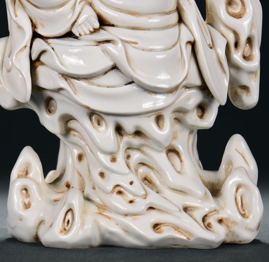 Dehua White Glaze Porcelain Kwan-yin Statue - 7