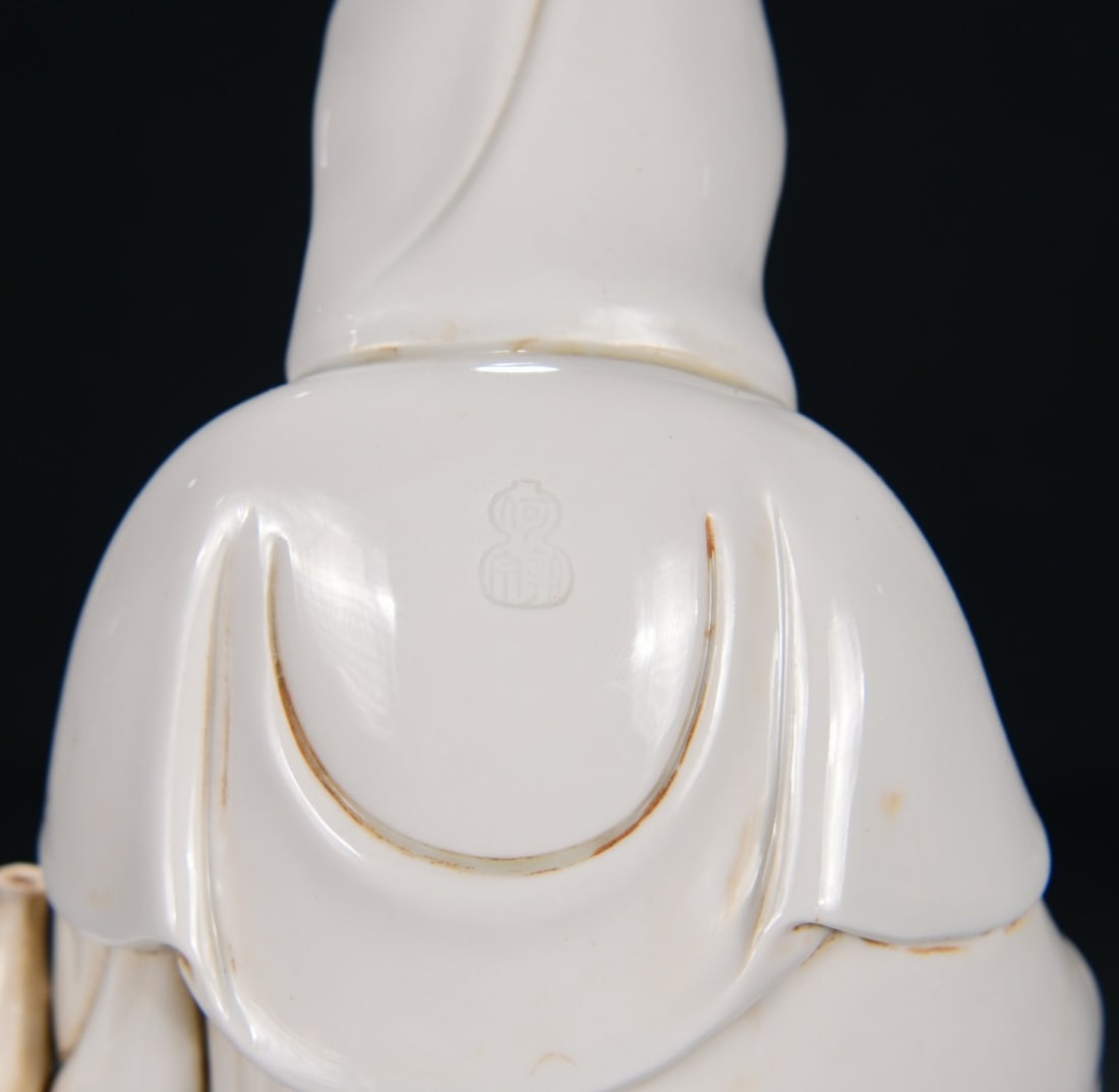 Dehua White Glaze Porcelain Kwan-yin Statue - 8