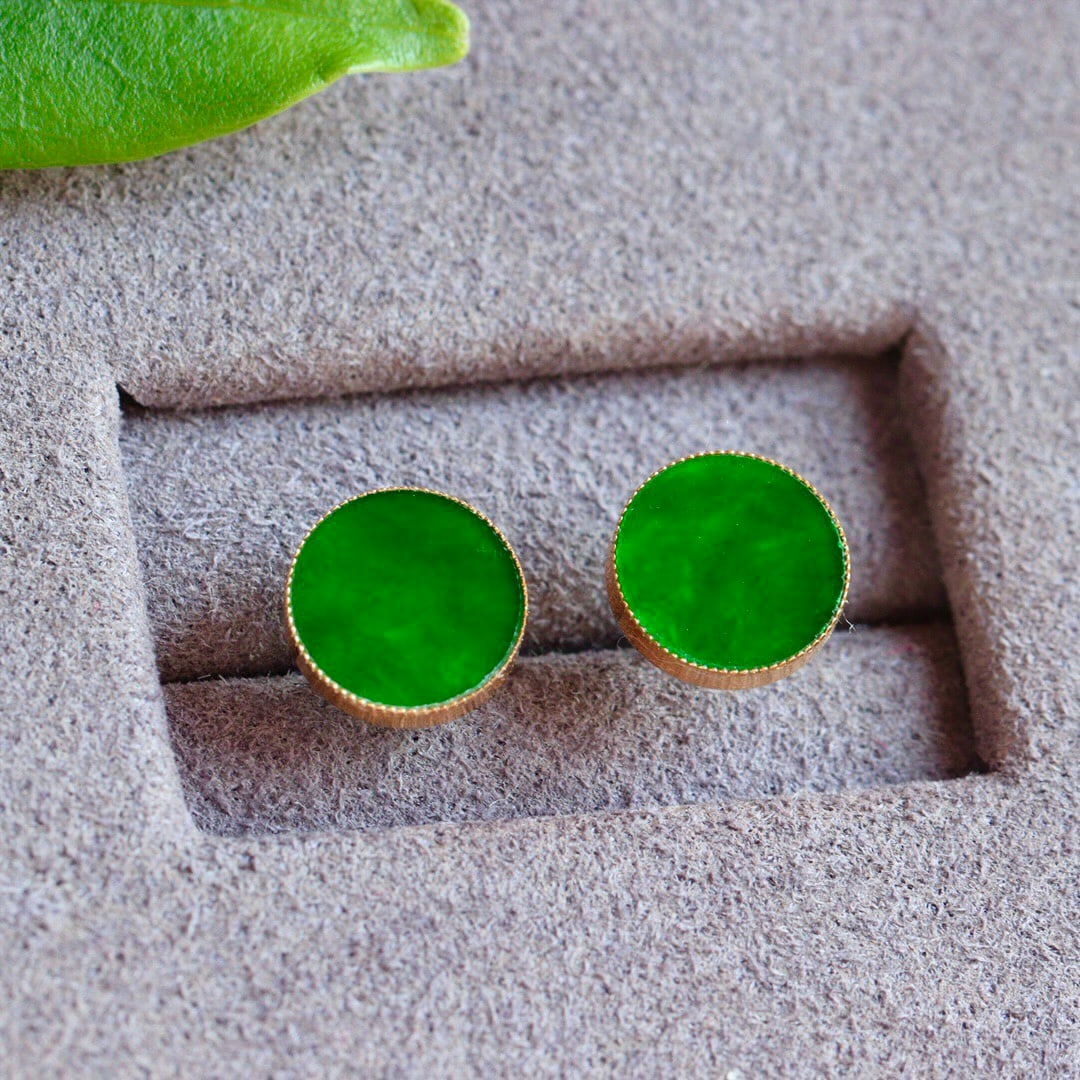 A Pair 18K Gold Inlay Green Jadeite Earrings - 2