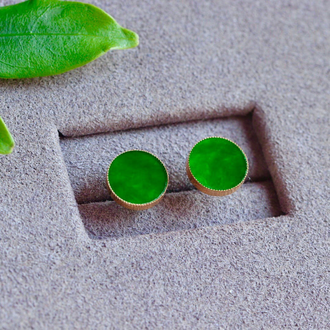 A Pair 18K Gold Inlay Green Jadeite Earrings - 5