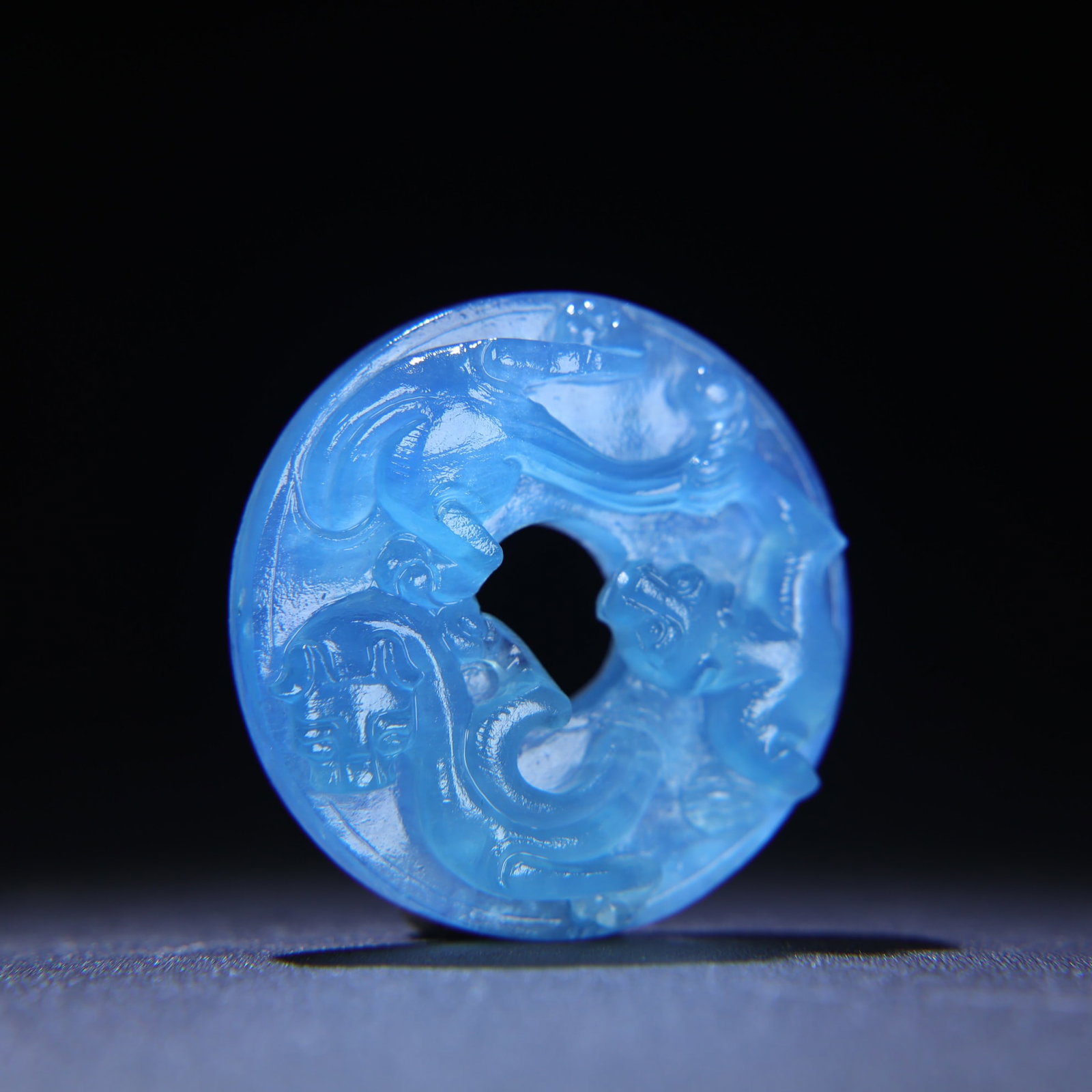 Beautiful Natural Aquamarine Hand Carved Chi Dragon Pendant: Title: Beautiful Natural Aquamarine Hand Carved Chi Dragon Pendant Origin: Chinese Date/Period: After2020 Materials: Aquamarine Dimensions: 50x12(mm) 1.97x0.47(inches) Weight 0.09 lbs/42g Reserve: $99