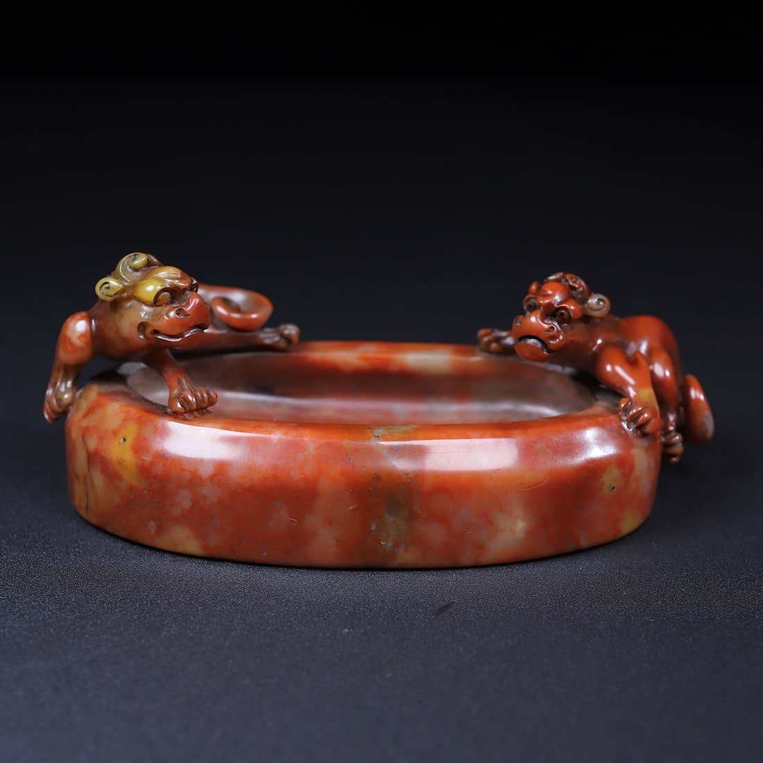 Vintage Shoushan Soapstone Hand-Carved Chi Dragon Brush Washer: Title: Vintage Shoushan Soapstone Hand-Carved Chi Dragon Brush Washer Origin: Chinese Date/Period: After1900 Materials: Shoushan Soapstone Dimensions: 150x60x72(mm) 5.91x2.36x2.83(inches) Weight 1.01 