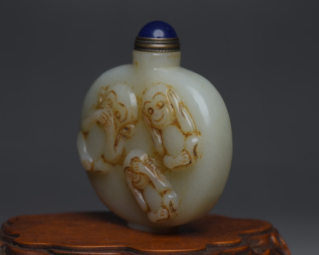 Old Hetian Jade Three Monkey Snuff Bottle - 3