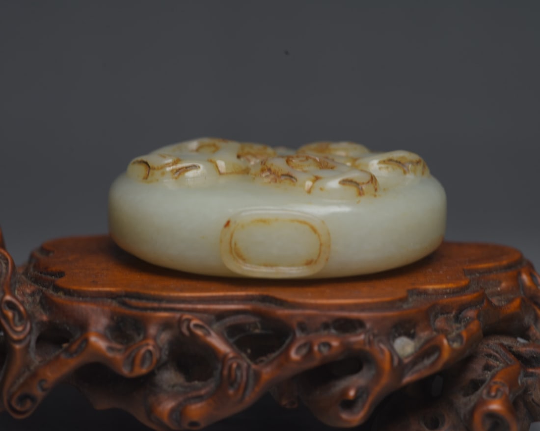 Old Hetian Jade Three Monkey Snuff Bottle - 6