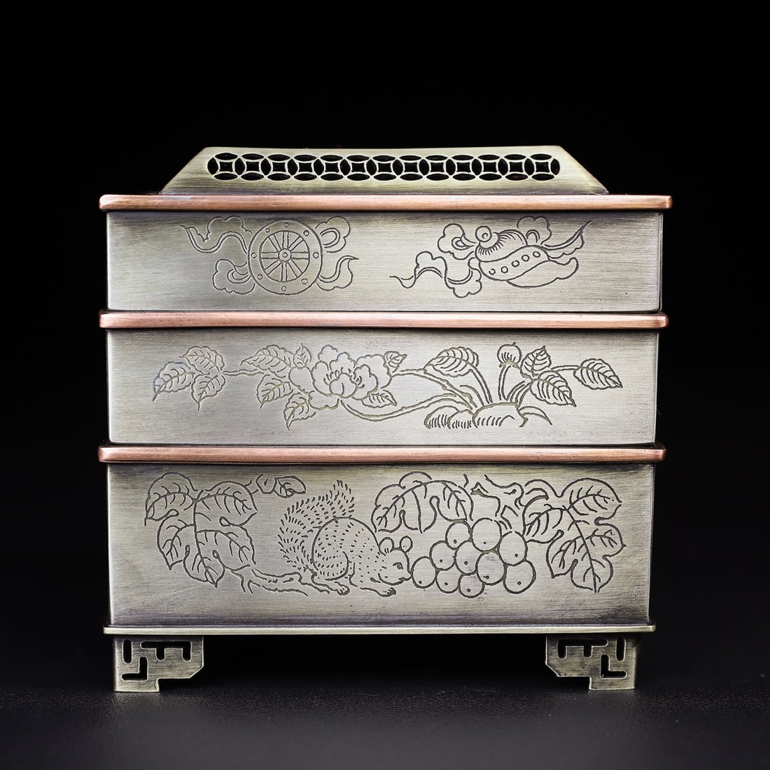 Old White Copper Incense Burner: Title: Old White Copper Incense Burner Origin: Chinese Date/Period: After1900 Materials: White Copper Dimensions: 95x90x65(mm) 3.74x3.54x2.56(inches) Weight 0.95 lbs/430g Reserve: $199.00 Shipping: