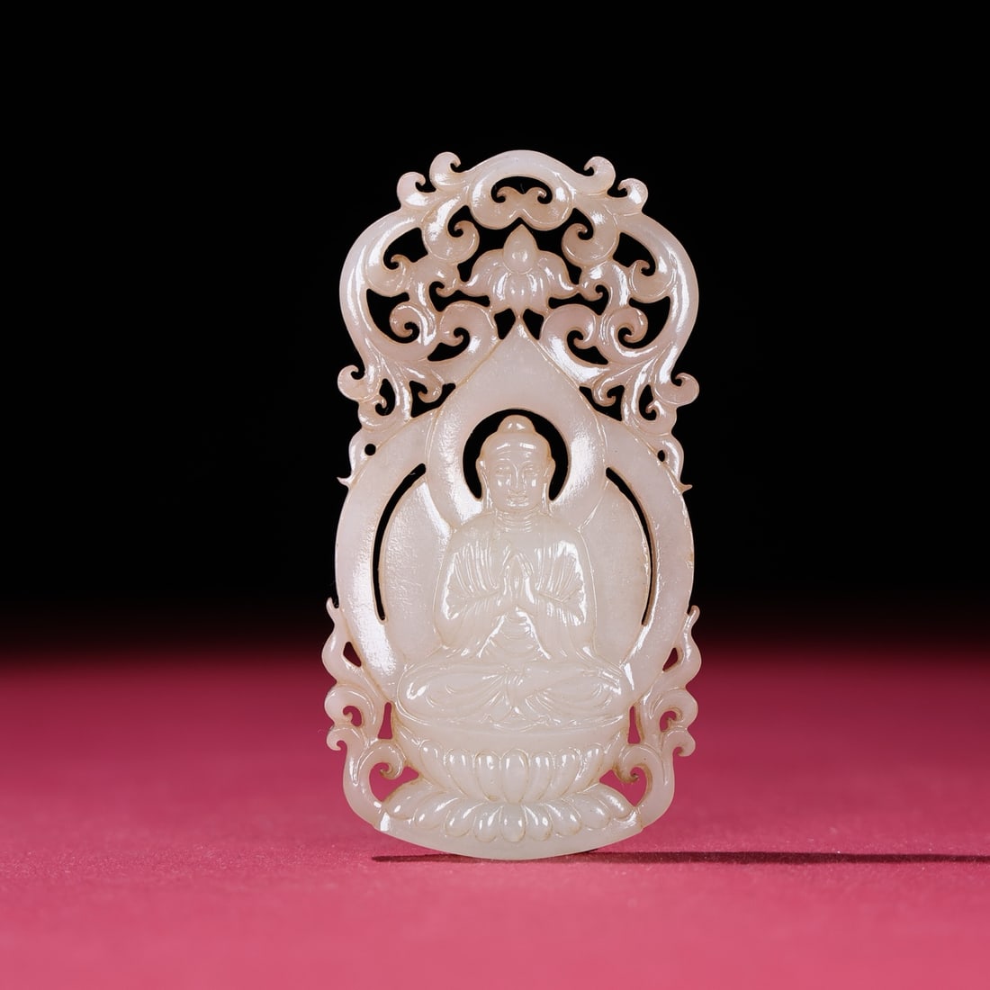 Vintage Hetian Jade Lotus Buddha Pendant: Title: Vintage Hetian Jade Lotus Buddha Pendant Origin: Chinese Date/Period: After1860 Materials: Hetian Jade Dimensions: 43x84x7(mm) 1.69x3.31x0.28(inches) Weight 0.09 lbs/40g Reserve: $1,299.00