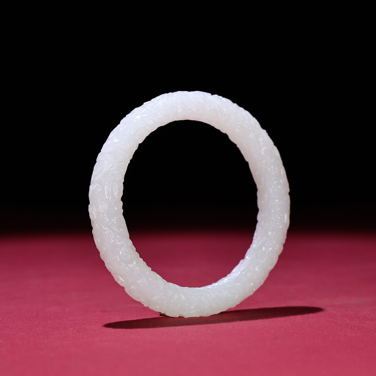 Inside Diameter 59mm White Hetian Jade Bracelet Bangle: Title: Inside Diameter 59mm White Hetian Jade Bracelet Bangle Origin: Chinese Date/Period: After1850 Materials: Hetian Jade Dimensions: 59x80x12(mm) 2.32x3.15x0.47(inches) Weight 0.13 lbs/61g Reserve: