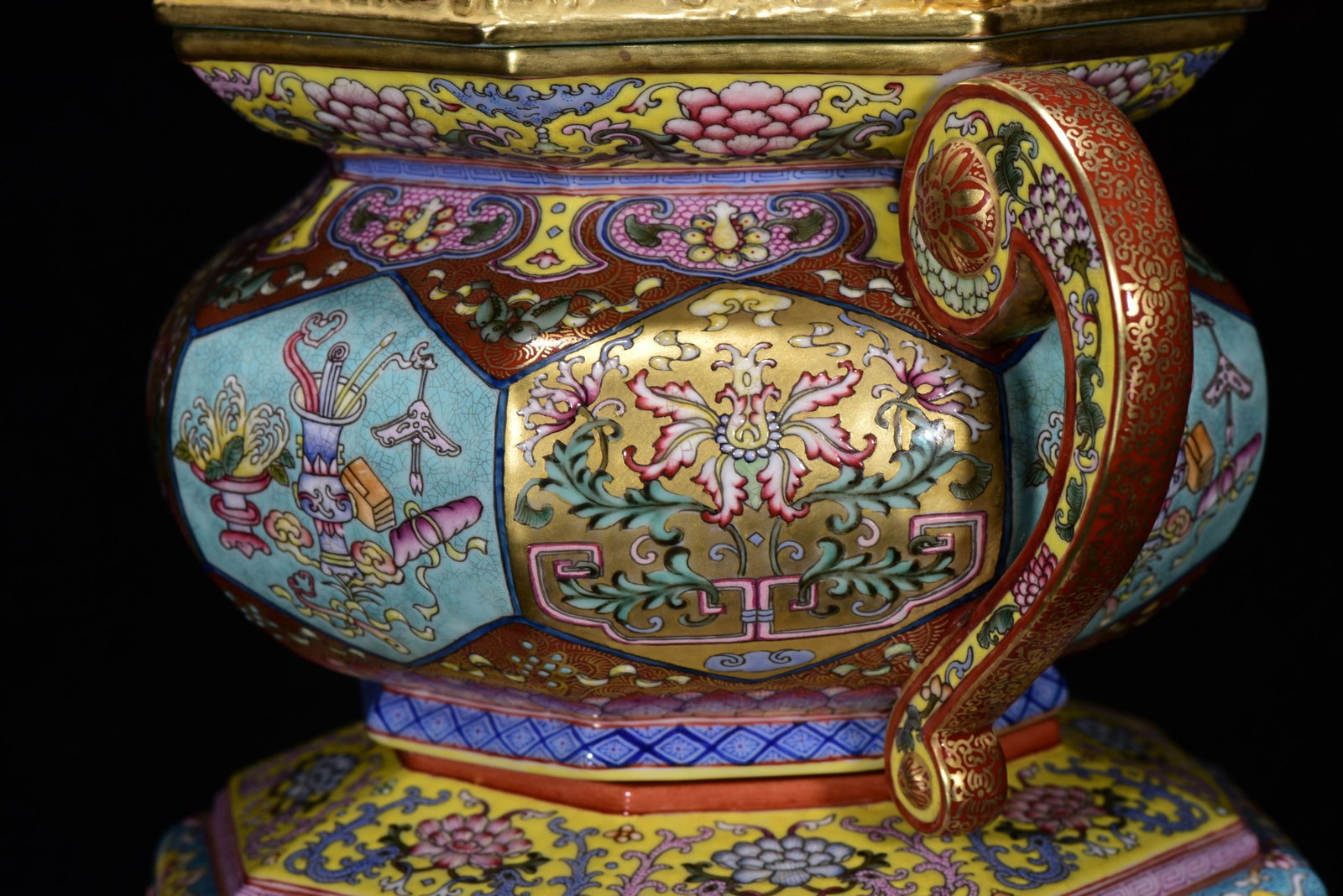 Superb Gilt Gold Famille Rose Porcelain Incense Burner - 6