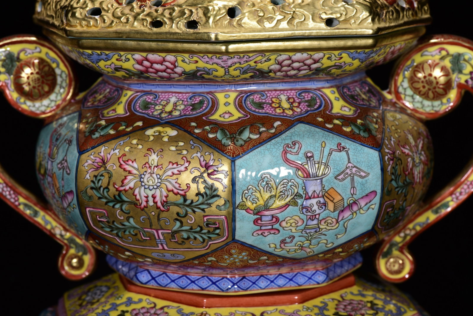 Superb Gilt Gold Famille Rose Porcelain Incense Burner - 7
