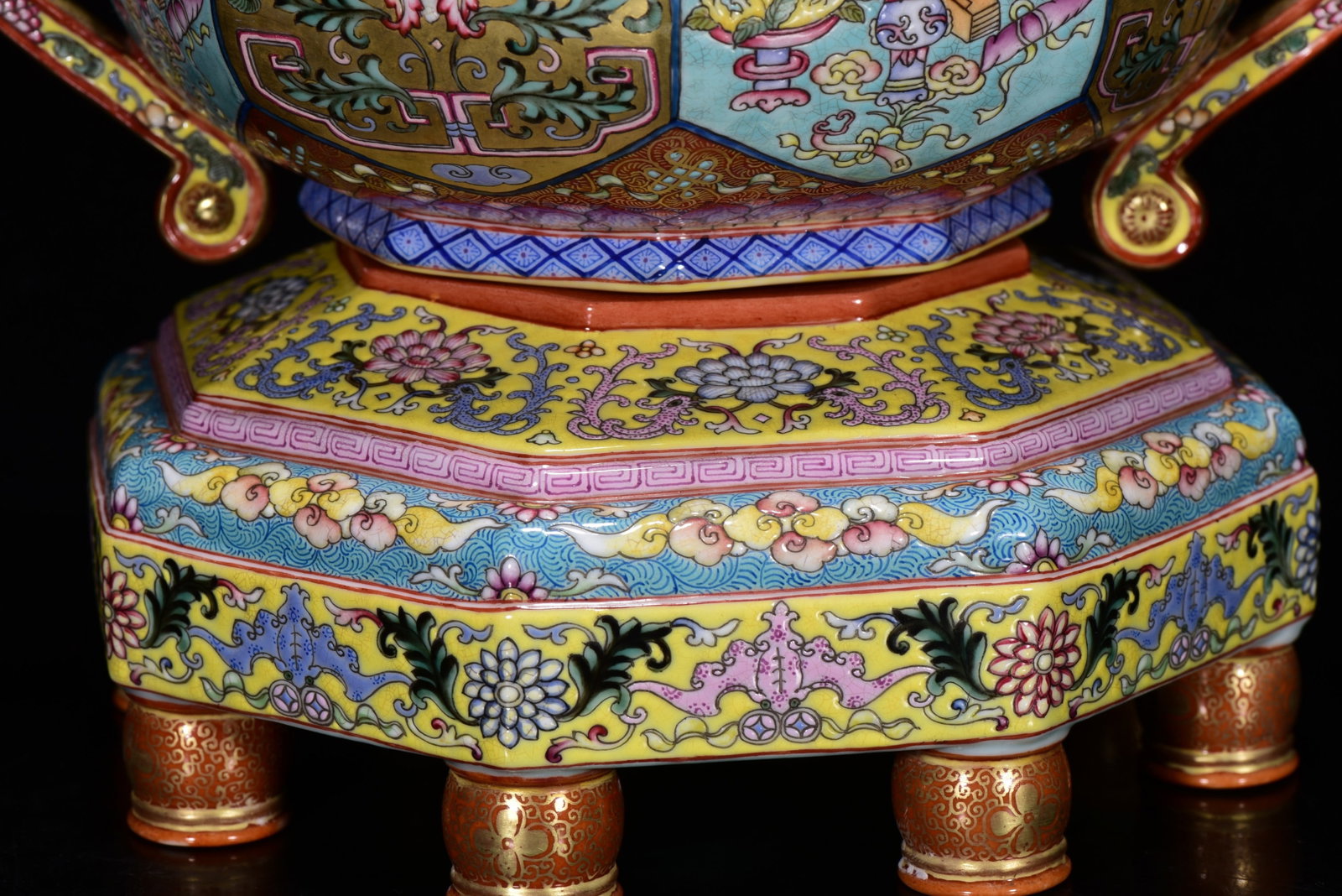 Superb Gilt Gold Famille Rose Porcelain Incense Burner - 8