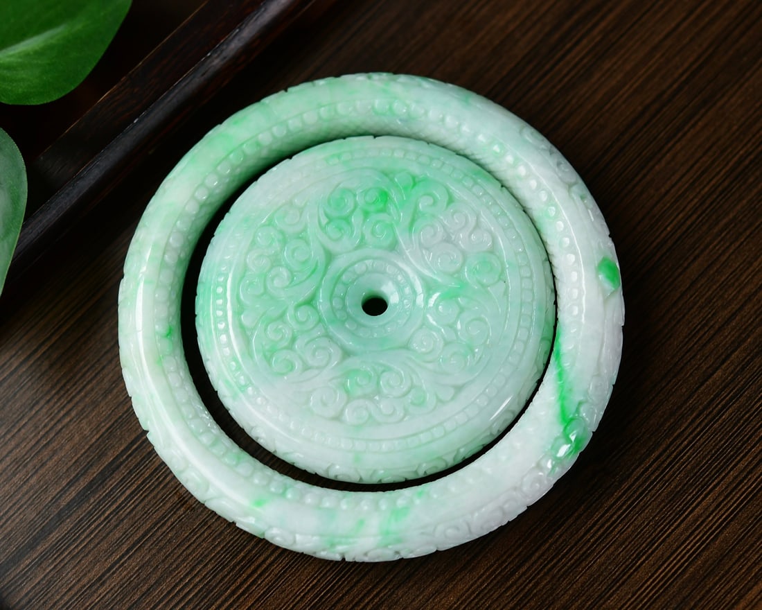 A Set Green Jadeite Lucky Pendant & Bracelet Bangle - 2