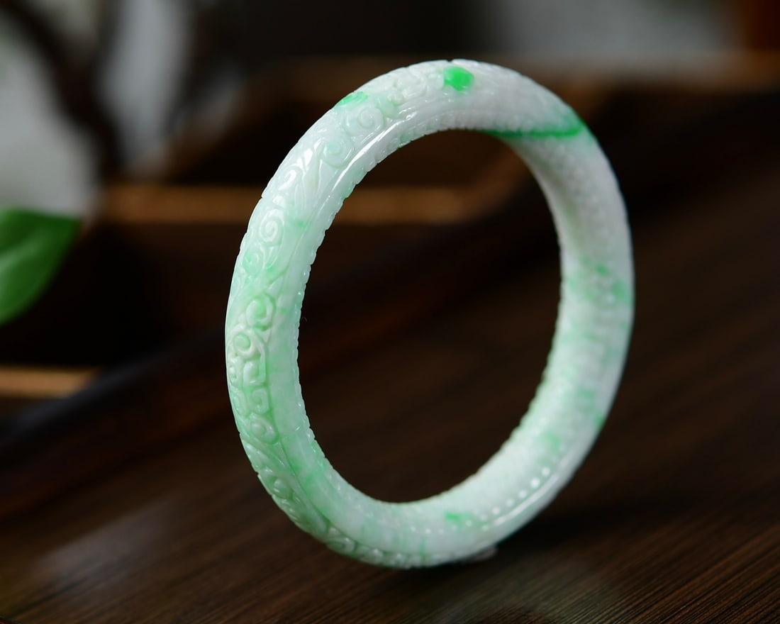 A Set Green Jadeite Lucky Pendant & Bracelet Bangle - 3