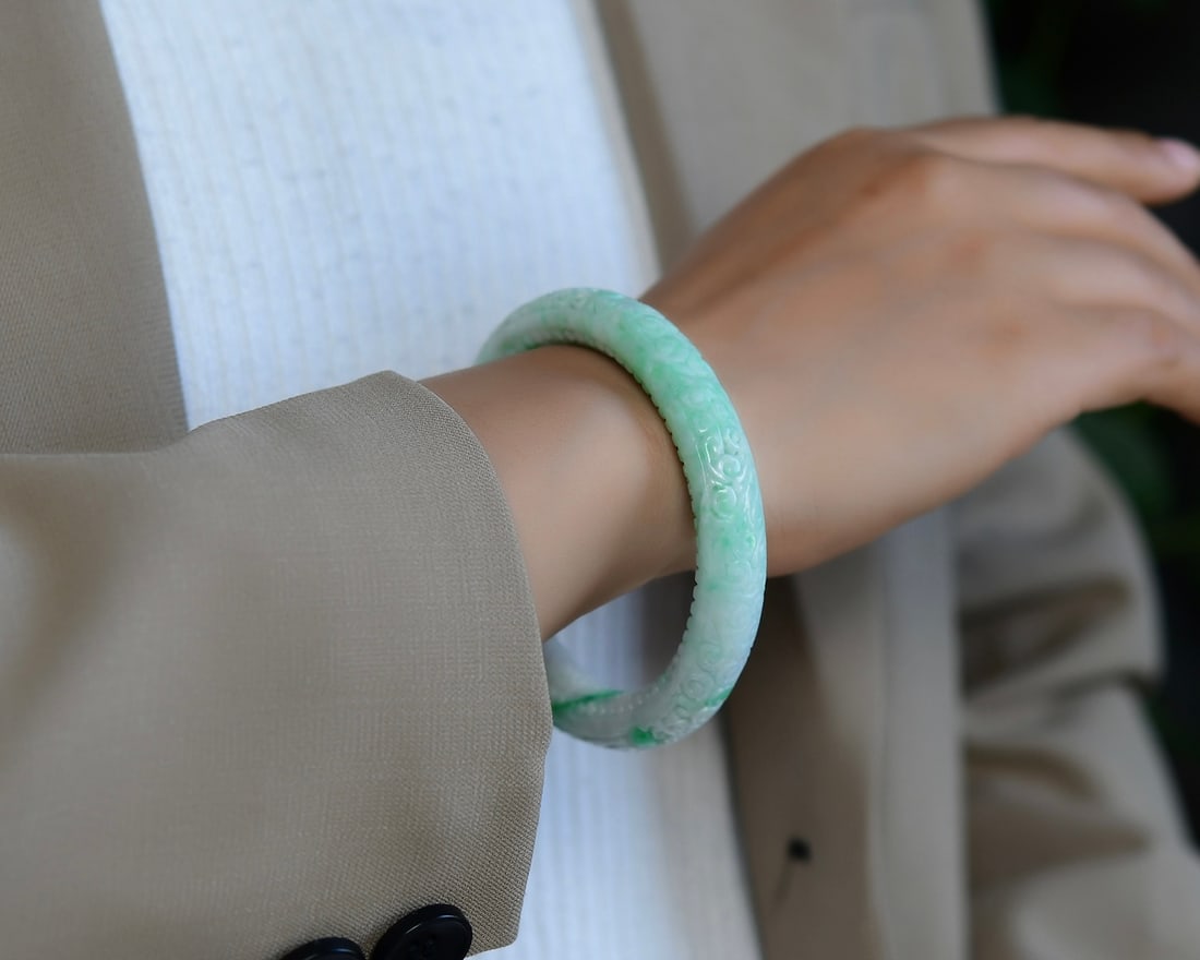 A Set Green Jadeite Lucky Pendant & Bracelet Bangle - 7