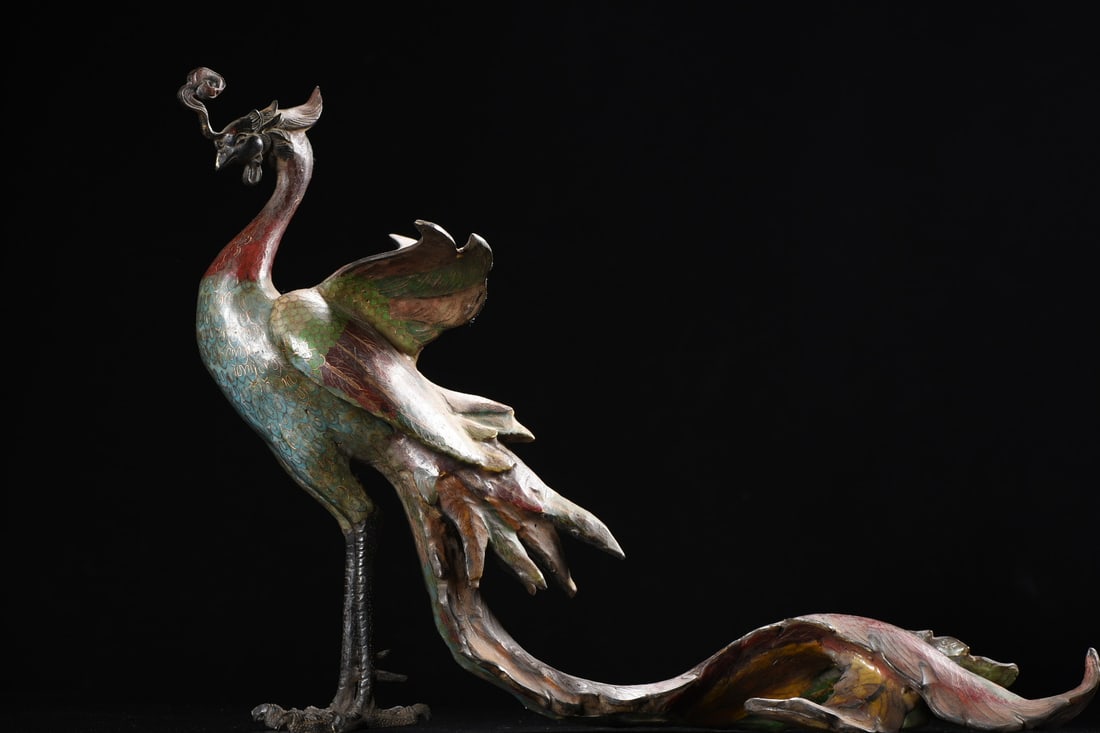 Vintage Bronze Cloisonne Phoenix Statue: Title: Vintage Bronze Cloisonne Phoenix Statue Origin: Chinese Date/Period: After1850 Materials: Bronze Cloisonne Dimensions: 470x160x370(mm) 18.50x6.30x14.57(inches) Weight 10.78 lbs/4890g Reserve: $