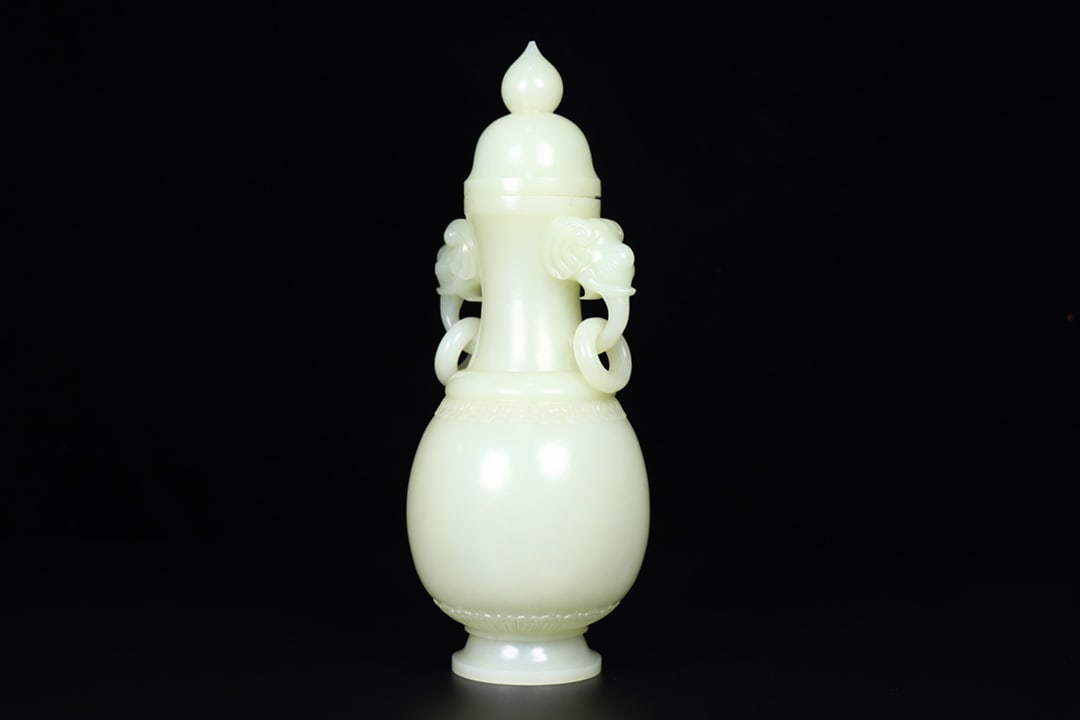 Superb Qing Dynasty Hetian Jade Bottle - 3