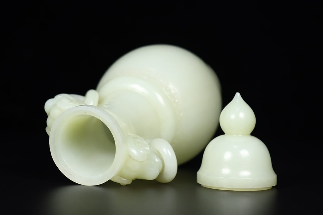 Superb Qing Dynasty Hetian Jade Bottle - 8