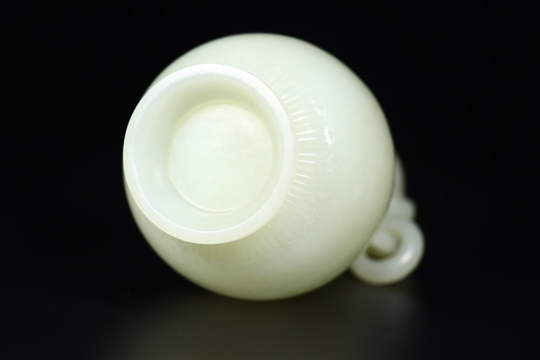 Superb Qing Dynasty Hetian Jade Bottle - 9