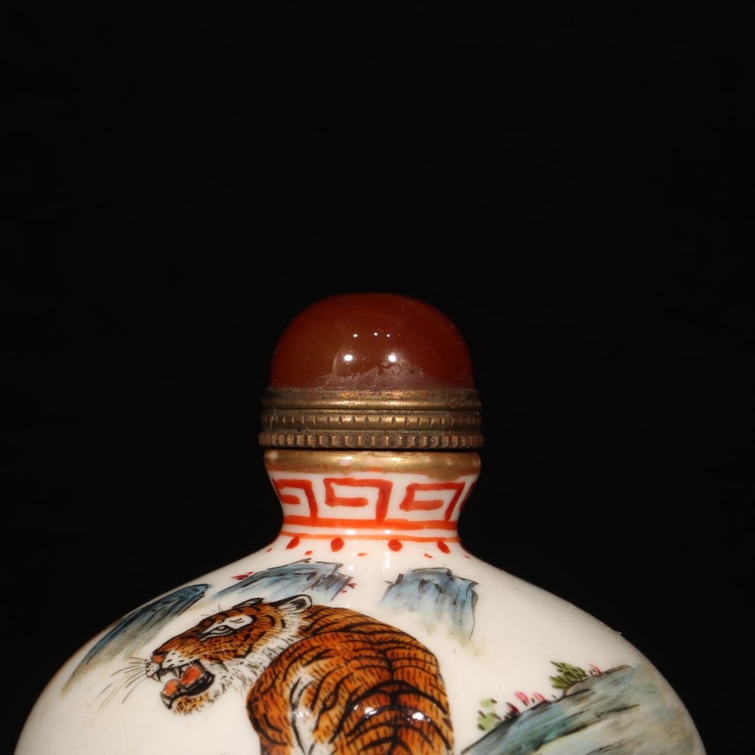 Old Famille Rose Porcelain Tiger Snuff Bottle - 6