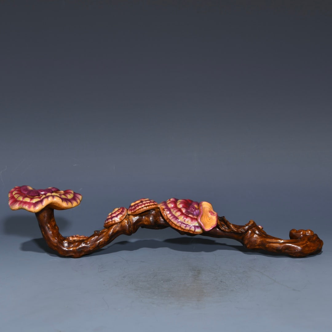 Old Porcelain Ruyi Statue: Title: Old Porcelain Ruyi Statue Origin: Chinese Date/Period: After1900 Materials: Porcelain Dimensions: 310x75(mm) 12.20x2.95(inches) Reserve: $899.00 Shipping: Domestic: Shipping rates are determin