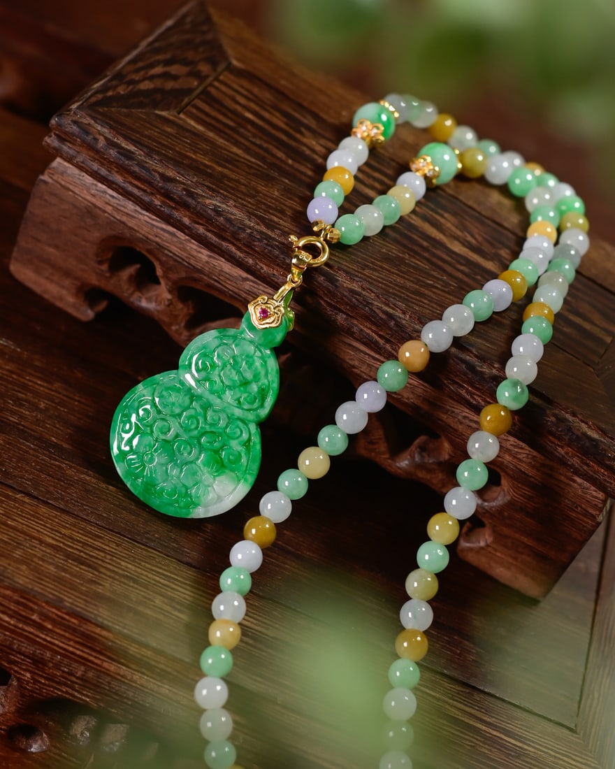 Green Jadeite Gourd Pendant w Necklace - 3